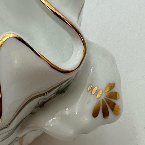 Burton and Burton Ruffled Grapevine Serving Dish - Picture 11 of 16